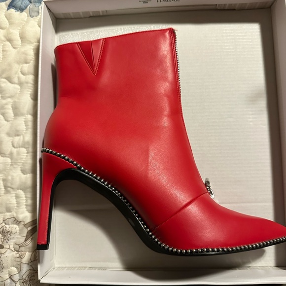 Boots - Picture 2 of 6